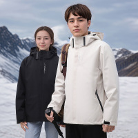 户外情侣冲锋衣羽绒服防风男女通勤纯色百搭秋冬季新款连帽外套男