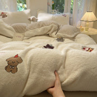 卡通风秋冬加厚绵羊绒四件套可爱小熊刺绣被套保暖牛奶绒床上用品