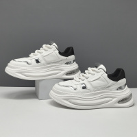 男生头层牛皮白色板鞋男款潮鞋真皮百搭小白鞋欧洲站透气休闲鞋男