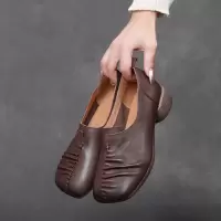 头层牛皮软底一脚蹬方头鞋秋季新款真皮妈妈鞋搭褶皱软皮单鞋