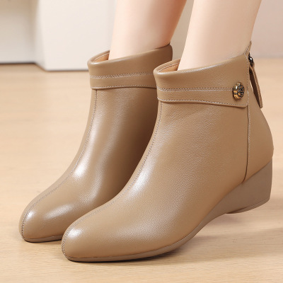 真皮软底尖头短靴女25秋冬新款坡跟小皮靴中跟复古舒适复古女棉鞋