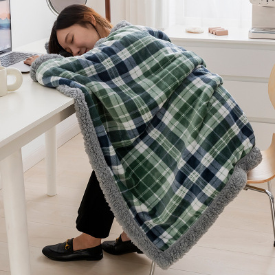 加厚毛毯办公室午睡被子珊瑚牛奶绒小学生午休盖腿教室披肩盖毯子