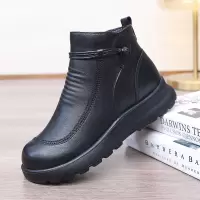 冬季新款真皮妈妈棉鞋加绒保暖防滑中老年人女鞋软底短靴