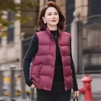 新款妈妈中老年女马甲羽绒服40-60岁中年白鸭绒保暖外套冬装衣服