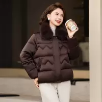 新款妈妈中老年羽绒服洋气中年装短款鸭绒服女士休闲大衣毛领女士