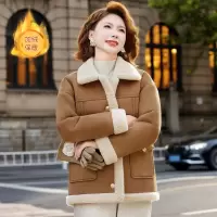 加绒保暖妈妈外套时尚中老年女士休闲冬装大码宽松皮毛一体衣服厚