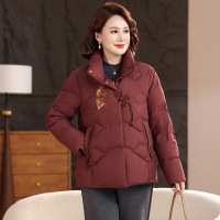 年女装中年羽绒服外套时尚女士刺绣款中老年鸭绒服90绒冬装女
