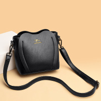 包包女包新款2026斜挎包女新娘包时尚水桶包单肩包欧美