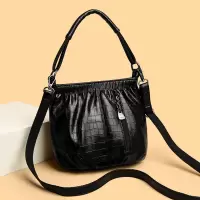 包包女包新款2026时尚斜挎包女士小包水桶包女单肩包女