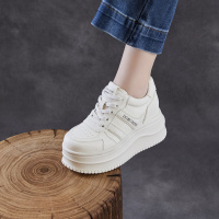 2026年春季新款厚底系带板鞋女8公分内增高小个子时尚松糕小白鞋