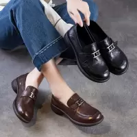 真皮女鞋子2026春季新款乐福鞋圆头软底复古皮带扣中口通勤单鞋