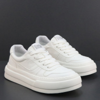 2026春季新款真皮男鞋厚底轻便小白鞋时尚休闲板鞋男