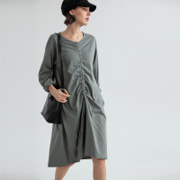 云上生活春秋简约文艺中长款纯色抽绳长袖连衣裙