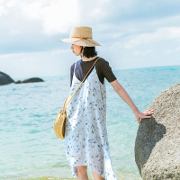 云上生活夏季简约文艺碎花气质吊带连衣裙