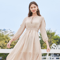 三彩2020早春季新款露肩波点印花九分袖法式梗桔连衣裙