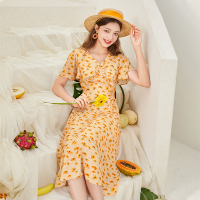 三彩2020夏季新款V领木耳边腰带花朵印花飞飞袖连衣裙