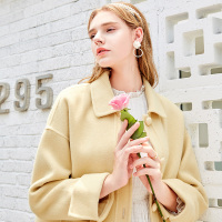 三彩冬季新款娃娃领鹅色短款羊毛呢大衣双面呢外套