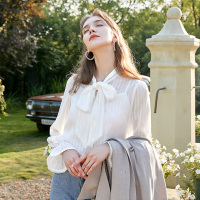 三彩2020秋季新款花边V领银丝提花直筒喇叭袖长袖衬衫