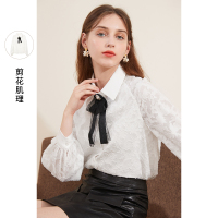 三彩2020秋季新款翻领单排扣剪花插肩袖长袖白衬衫上衣女