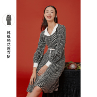 三彩2020冬季新款纯棉花瓣领腰带镂空绣花长袖法式连衣裙女