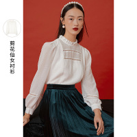 三彩2020冬季新款木耳边圆领镂空点点剪花灯笼袖仙女衬衫上衣女