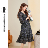 三彩2020秋季新款花边V领羊腿袖烫银印花雪纺长袖连衣裙女