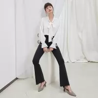 伊布都ibudu2020冬季新款高腰毛边微喇裤牛仔喇叭裤长裤女