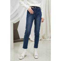 伊布都ibudu2020冬季新款直筒修腿两粒扣水洗牛仔长裤女