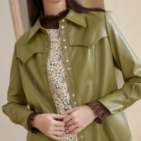 三彩2020冬季新款翻领单排扣直筒PU亮皮长袖皮衣外套女