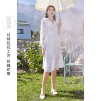 三彩2021春季新款V领泡泡袖法式金丝绒白色高腰A字中长连衣裙女