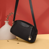 马克华菲简约休闲女式斜挎包小巧包包女百搭宽肩带单肩包