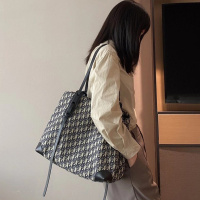 马克华菲托特包大容量印花女包时尚单肩包包女