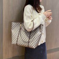 马克华菲时尚印花托特包大包包水桶包单肩包包女大容量女包