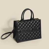 菱格包包女新款手提大包托特包小众设计百搭大容量单肩休闲斜挎