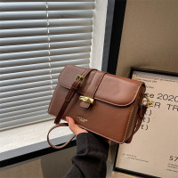 腋下包包女2023春夏新款都市简约复古斜挎包单肩包小方包