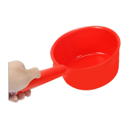 鸣固水舀 加厚塑料水勺水瓢 饲料铲加料铲塑料专用   小号红色 15.5*30cm