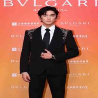 中锐智采 明星同款重工亮片1男轻奢宴会演出设计感西服外套 劳保服