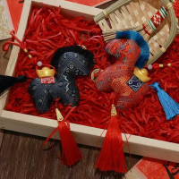 马年吉祥物公仔生肖马玩偶国风挂件年会礼品毛绒玩具10cm(红色黄色黑色各一个)