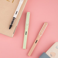 英雄 1359 钢笔签字笔随机颜色