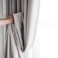 戎誓 闪电发货全遮光B1级遮光阻燃宾馆酒店办公室学校简约现代成品深灰色宽1.5米*高2.7米(挂钩)