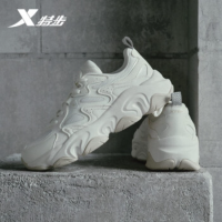 特步女鞋游牧户外运动鞋子时尚跑步运动休闲鞋子女 帆白 38