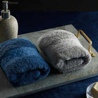 ‪康尔馨 希尔顿巴斯克维方巾礼盒 双条装