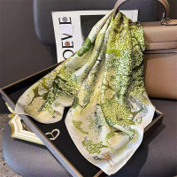 丝语棠 锦上添花二件套(真丝方巾*1 +宋锦发夹*1(粉色定胜纹 圆满传承绿))