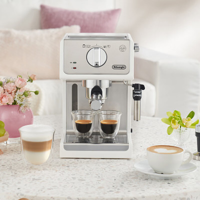 德龙(Delonghi)咖啡机 半自动咖啡机 意式浓缩家用泵压式 可调节奶泡 电子温控 ECP35.31.W 白色