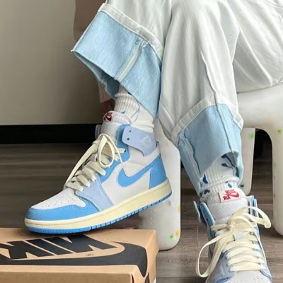 耐克(NIKE)Air Jordan 1 High AJ1蓝白 高帮复古男子舒适休闲篮