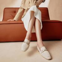 百思图商场金属扣英伦乐福鞋白色皮鞋粗跟女单鞋