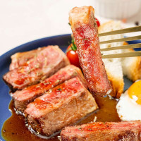 小牛凯西 整切眼肉牛排牛肉生鲜 100g*5片(黑椒酱*5)国产冷冻