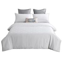 红豆家纺四叶草蚕丝被80支长绒棉(填充51%蚕丝+49%木棉)200x230cm