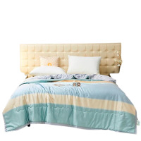 唐纳家纺锦瑟天丝空调被-写意人生 面 料:100%莱赛尔纤维 填充物:3A云绒棉 200×230cm