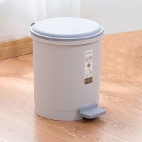 茶花垃圾桶带盖脚踩式9.6L 厨房办公室塑料分类清洁收纳28cm圆型废纸篓客厅卫生筒 15011K 蓝色(单位:个).